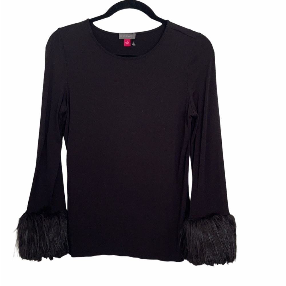Vince Camuto black knit long sleeve top w faux fur cuffs